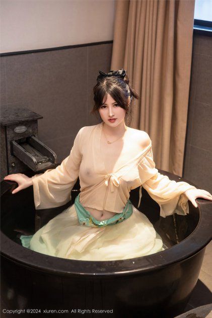 美女图片MM131私房照海报