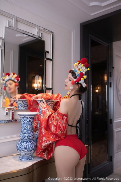 大胆祼体验艺术写真海报