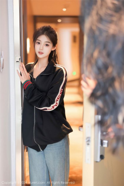 国产日韩在线人成海报